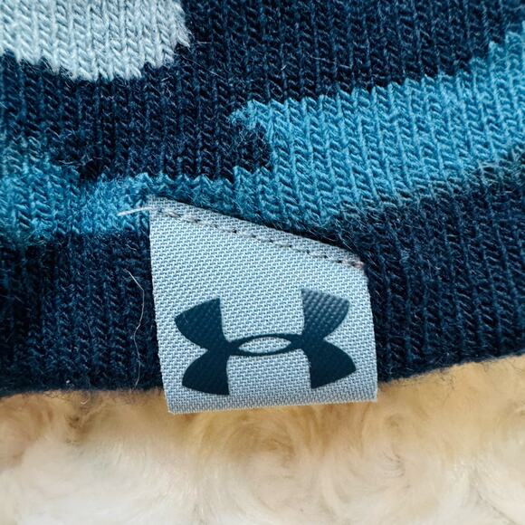 Under Armour Kids Blue Grey Camo Knit Reversible Beanie Hat One Size Fits All - Picture 2 of 7